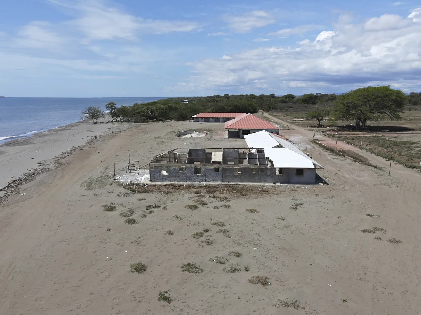Edificios construidos con paneles EPS frente al mar